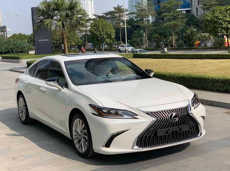 lexus es 2023 màu trắng
