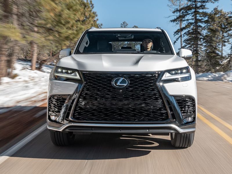 Lexus LX 600 F Sport 03