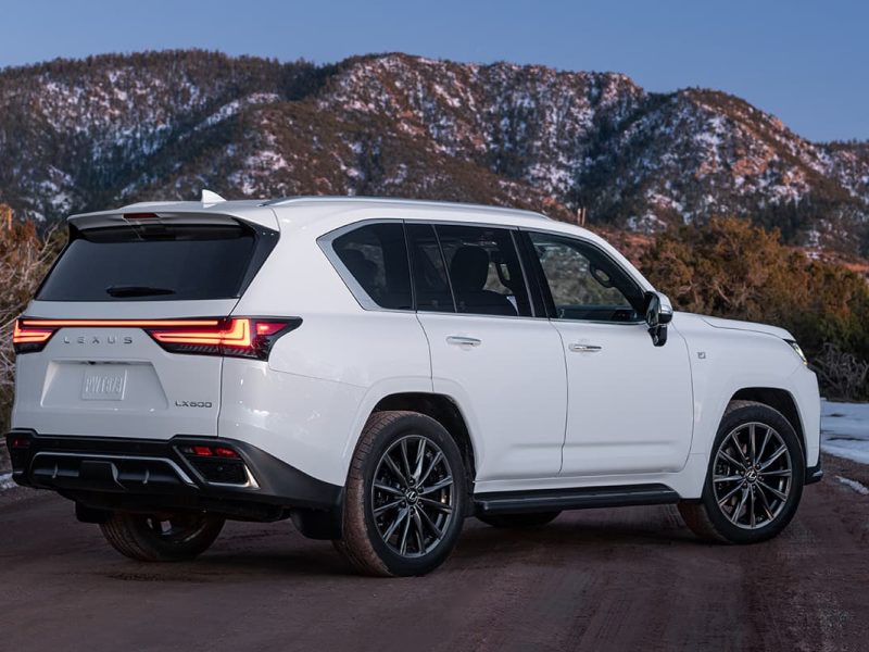 Lexus LX 600 F Sport 06