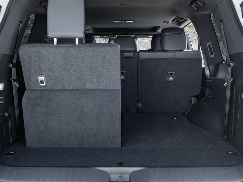 Lexus LX 600 F Sport 12