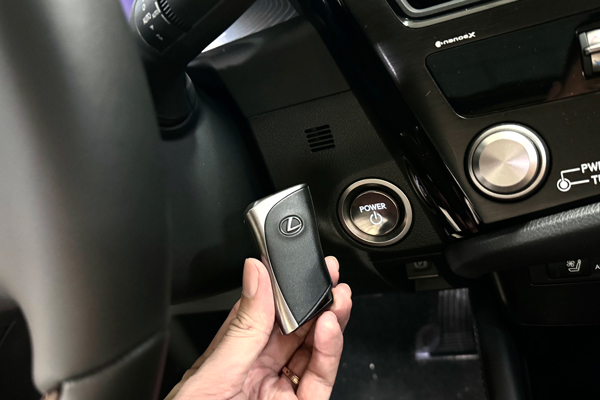 chìa-khóa-xe-lexus-2