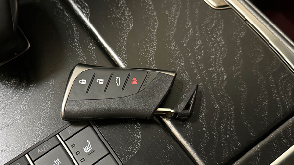 chìa-khóa-xe-lexus