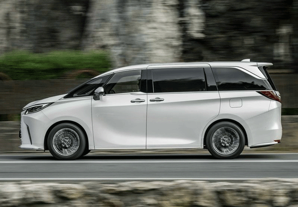 Là-một-trong-những-mẫu-xe-MPV-trang-bị-đầy-đủ-tính-năng-an-toàn-nhất