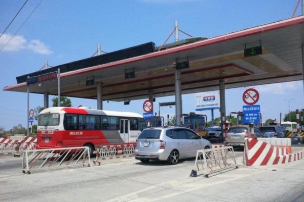 Có 100 triệu có nên mua ô tô trả góp, các khoản phí là gì