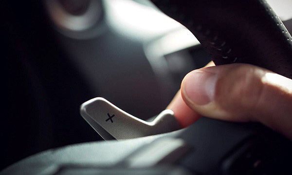 Hướng dẫn sử dụng công tắc chuyển số trên vô lăng Lexus 