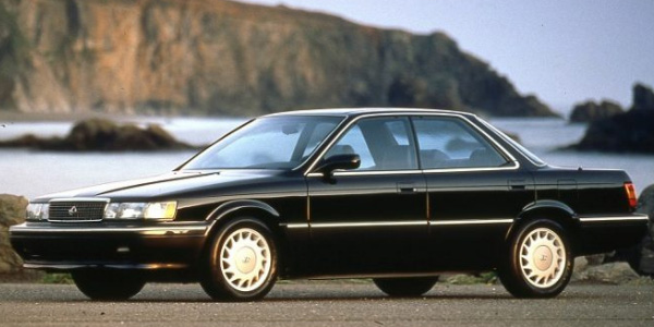 Lexus ES thế hệ đầu tiên