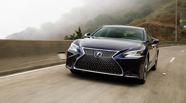 LS 500h trang bị 12 túi khí